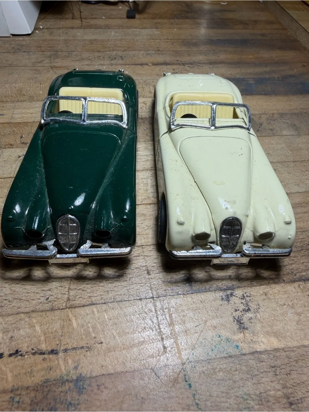 Two Vintage Diecasr 1/24 Scale Jaguar XK 120 Roadsters (Green & White)